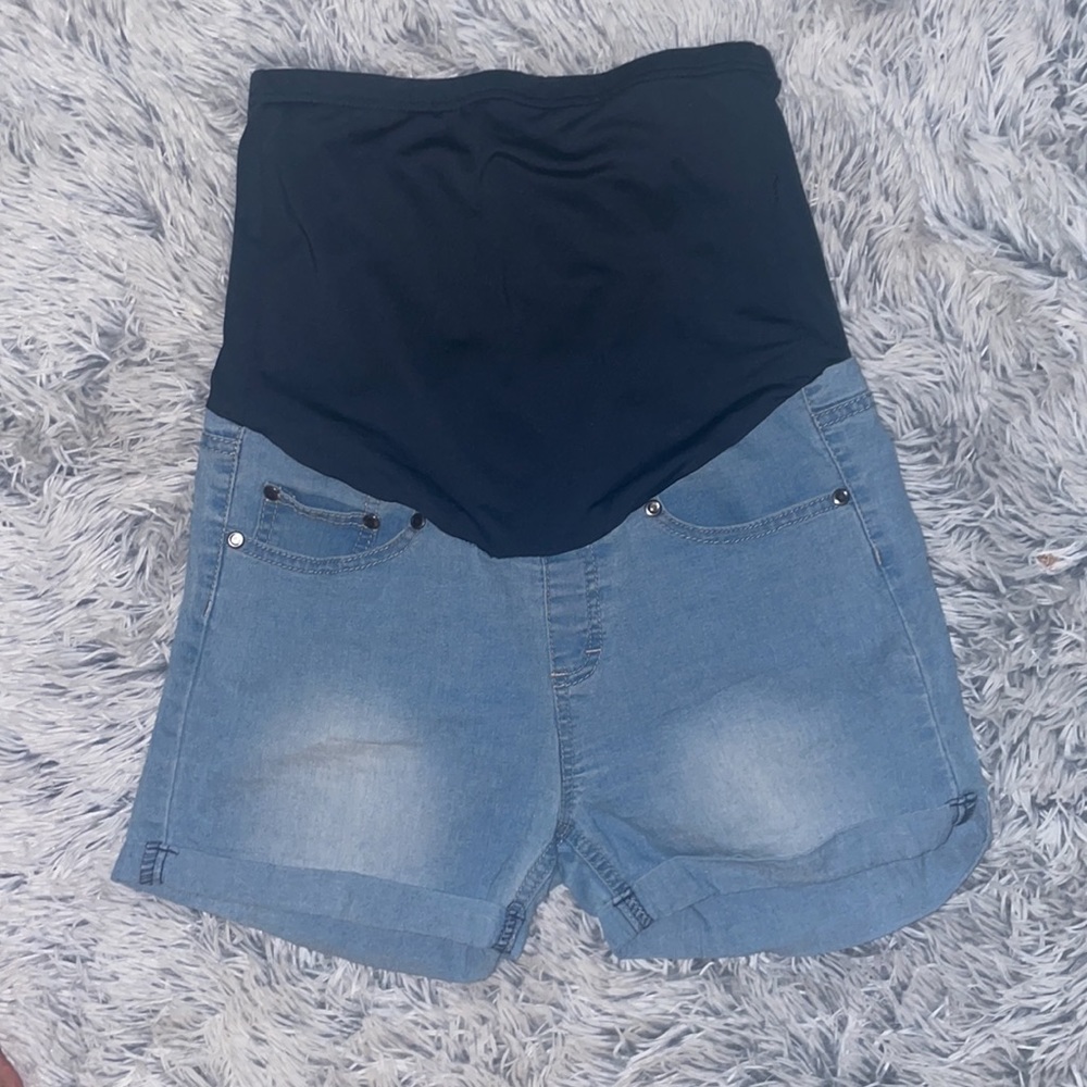 A pair of maternity shorts size S - Picture 7 of 12